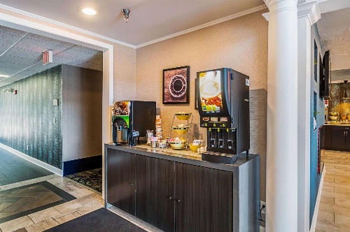 Quality Inn Harrisonburg I-81 image 3