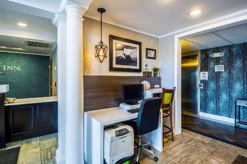 Quality Inn Harrisonburg I-81 image 7